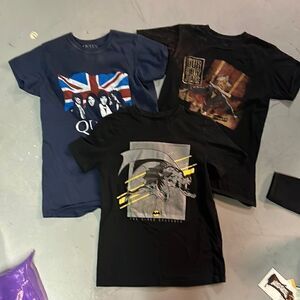 Small women’s graphic/band Tee Shirt Bundle
